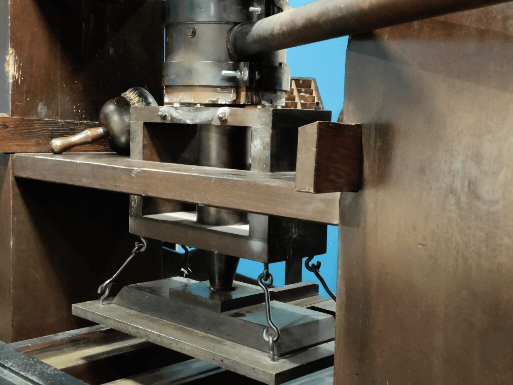 壓床機