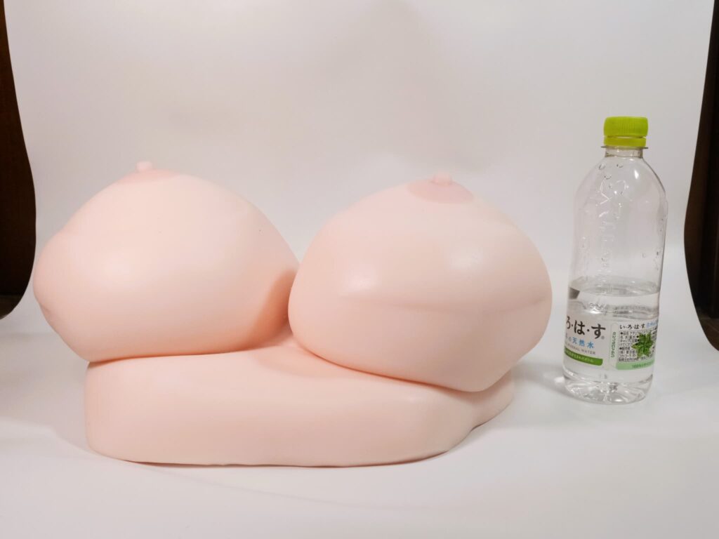 Busty-Ema(おっぱいエマ)的尺寸感
