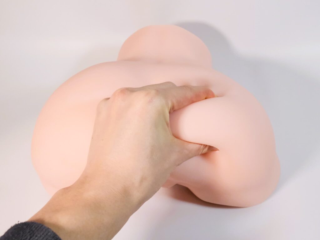 MOMONII 美姫シリーズ 生腰美尻 桃の姫的柔軟度