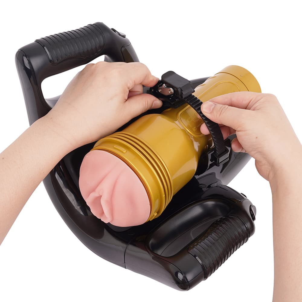 將內膽飛機杯裝進 Fleshlight ユニバーサルローンチ