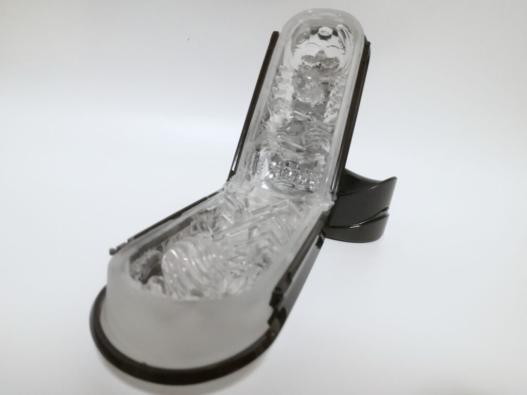 TENGA FLIP 0 (ZERO) [細緻白]黑打開的樣子