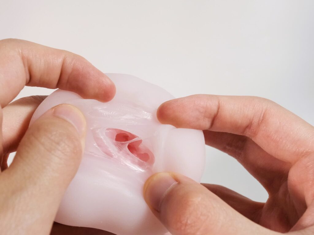 人妻と初えっち 夏芽みのり 處女膜貫通機關