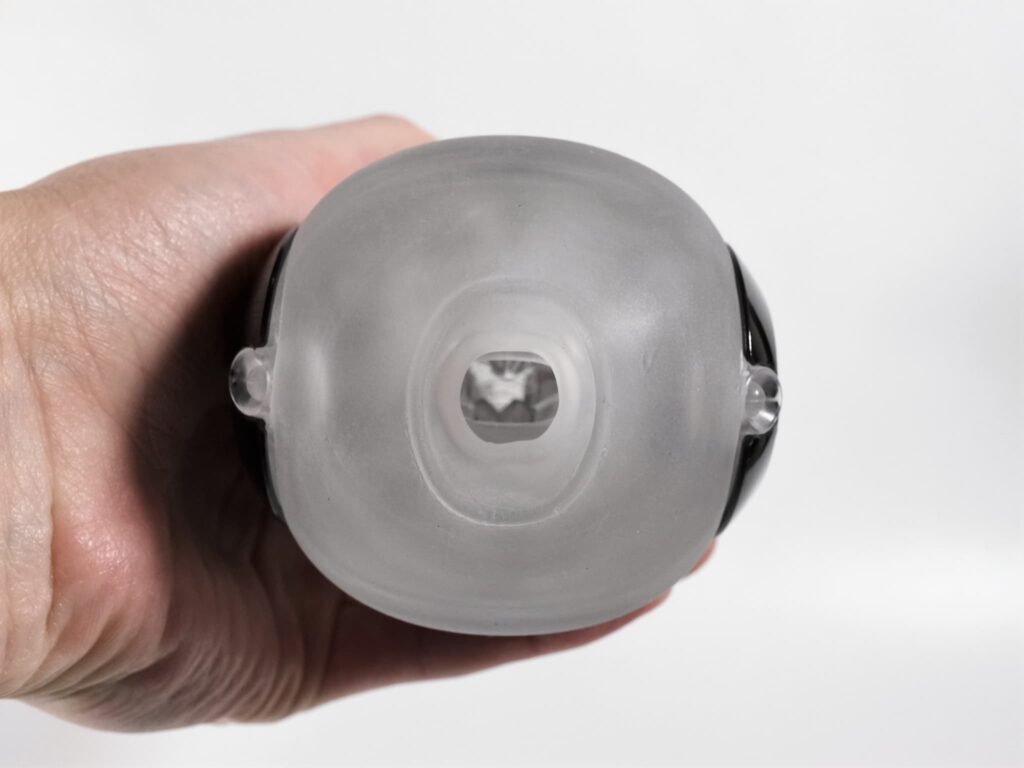 TENGA FLIP 0（ZERO）GRAVITY BLACK 的插入口