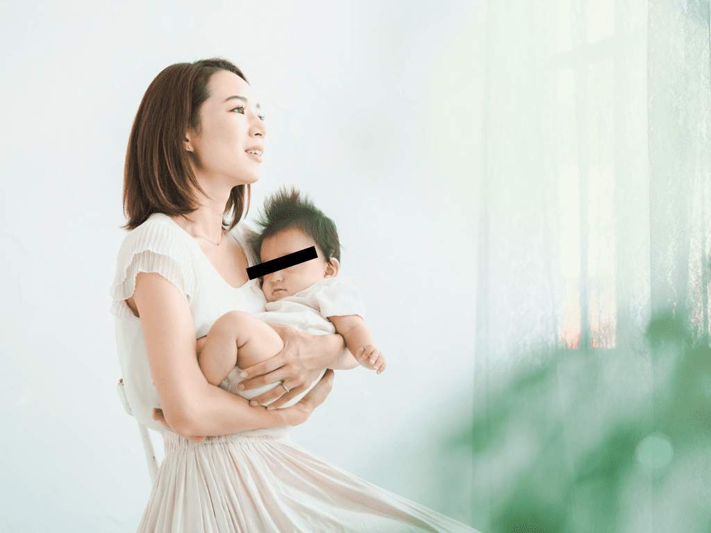 抱嬰兒